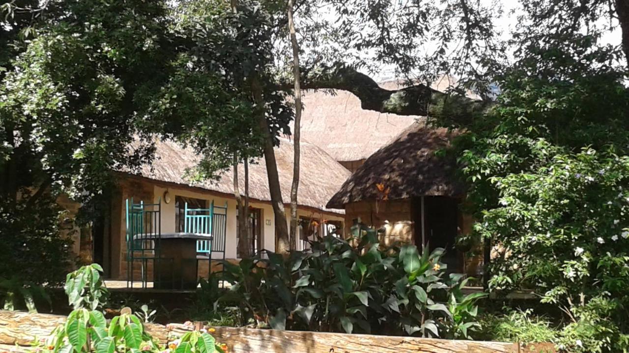 Ledges Retreat Villa Bergville Bagian luar foto