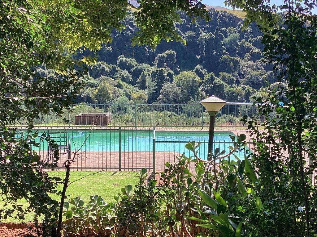 Ledges Retreat Villa Bergville Bagian luar foto