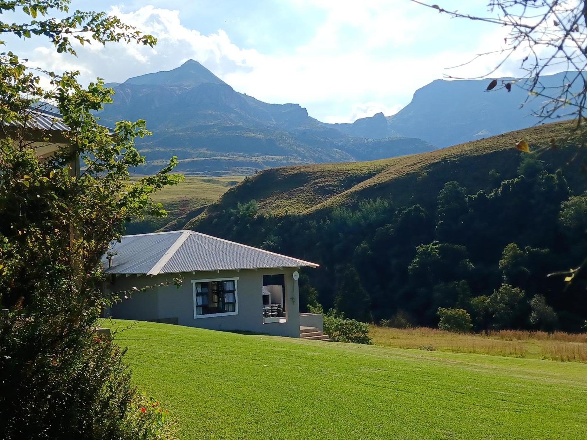 Ledges Retreat Villa Bergville Bagian luar foto